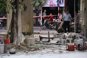 Bốt điện phát nổ, 5 người bị thương nặng