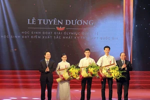 Tuyên dương học sinh đoạt giải Olympic quốc tế