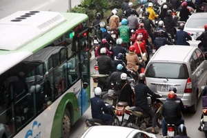 Buýt nhanh lại 'chôn chân' sau dịp nghỉ tết Dương lịch