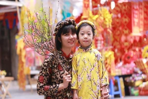 Chợ hoa Hàng Lược nhộn nhịp những ngày giáp Tết