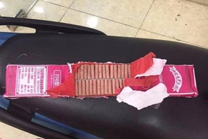 Một sinh viên giấu pháo trong cốp xe