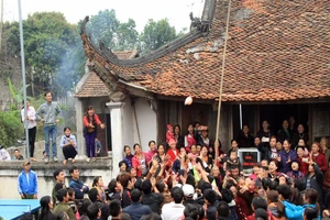 Lễ hội có cảnh cướp lộc nhưng không xô xát