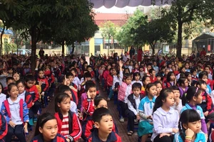 Học sinh hào hứng với chương trình an toàn giao thông