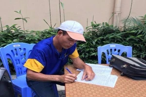 Cố tình chạy ngược chiều, tài xế bị tước GPLX