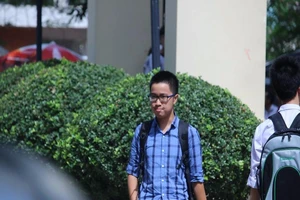 Đề thi văn trường chuyên: 'Chán vì chẳng thời sự!'