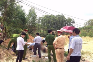 Phát hiện thi thể nam giới bên lề đường