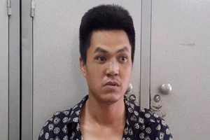 Tạm giữ kẻ 'ăn vạ' các xe ô tô để có tiền mua ma túy