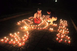 Nhà đại tướng Võ Nguyên Giáp lung linh nến đêm 27-7