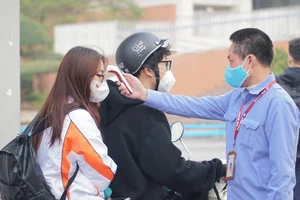 Hà Nội: Học sinh lớp 12 quận Hai Bà Trưng tạm dừng đến trường