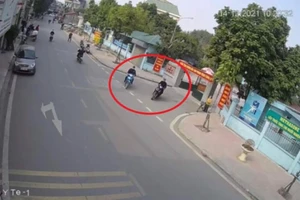 2 kẻ trộm SH liều lĩnh rút dao chém trọng thương công an