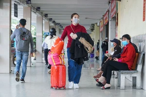 Hà Nội: Cảnh bến xe buồn tẻ những ngày cận Tết Nguyên đán