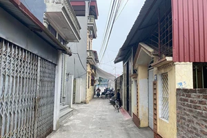 Nỗi đau của người thân các nạn nhân vụ chìm ca nô ở biển Cửa Đại