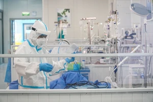 Hà Nội ghi nhận hơn 13.000 ca nhiễm COVID-19 trong ngày