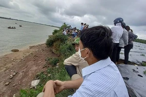 Tìm thấy thi thể ba mẹ con nữ giáo viên mất tích khi ra bờ sông