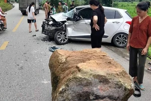 Ô tô bị tảng đá rơi trúng hư hỏng nặng, có được bảo hiểm bồi thường?