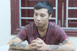 Nổ súng uy hiếp người khác để giải cứu người tình