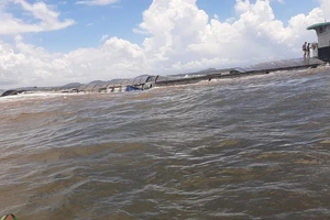 Kịp thời cứu 5 thuyền viên gặp nạn trên biển