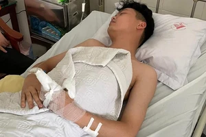 Thiếu úy công an bị chém trọng thương khi đang khống chế tội phạm truy nã