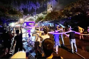 Quảng Ninh: Trao hơn 150 triệu đồng hỗ trợ các hộ dân bị cháy nhà