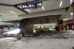 Hà Nội: Công an điều tra vụ nổ ở Trung tâm thương mại Savico Megamall