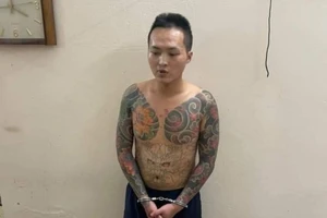 Đâm chết bác ruột vì nghĩ bị ‘nhìn đểu’