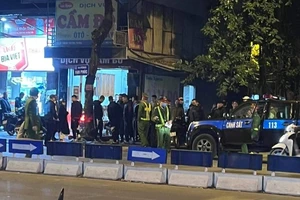 Hai nhóm thanh niên hỗn chiến bằng dao và "bom" xăng