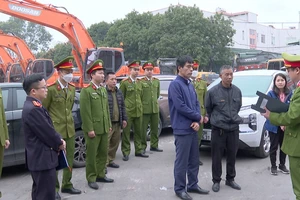 Khởi tố 6 người thuộc trung tâm đăng kiểm 29-07D