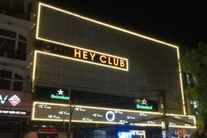 Công an lần thứ 7 kiểm tra bar Heyo Club lại phát hiện 20 khách dương tính với ma túy