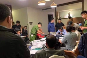 Bắt tạm giam 21 bị can trong vụ golfer đánh bạc ở Vĩnh Phúc