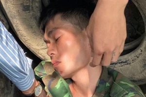 Ghen tuông mù quáng, đâm chết vợ