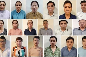 Khởi tố 18 người buôn lậu hơn 3 tấn vàng từ Lào vào Việt Nam