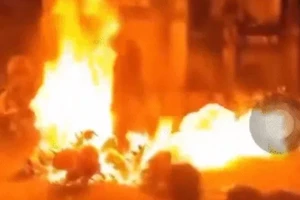 Đốt lửa múa lân trong đêm Trung thu, 3 trẻ bị bỏng