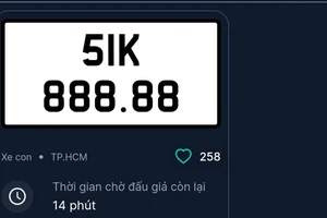 Biển số siêu đẹp 51K-888.88 lại được trả giá bất ngờ