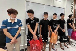 Bắt nhóm giả danh bác sỹ, thanh tra y tế lừa đảo chiếm đoạt tài sản