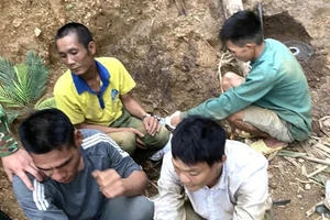 Bắt nhóm người sử dụng vật liệu nổ để khai thác vàng trái phép