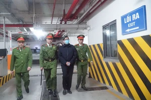 Hình ảnh các bị cáo vụ Việt Á tới tòa nghe tuyên án