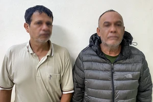 2 người nước ngoài nghi giả danh Interpol để cưỡng đoạt tài sản của du khách