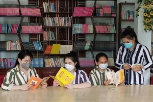 Từ hôm nay, người đang bị tạm giữ, tạm giam được sử dụng kinh sách