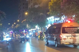 Người dân truy đuổi chặn xe tải bỏ chạy sau khi gây tai nạn làm cô gái 18 tuổi tử vong 