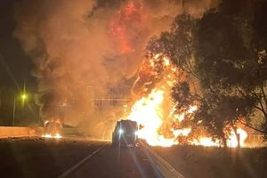 Một người tử vong vụ cháy xe bồn trên cao tốc Hà Nội – Hải Phòng 