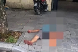 Cụ ông U70 chém người trên phố ở Hà Nội