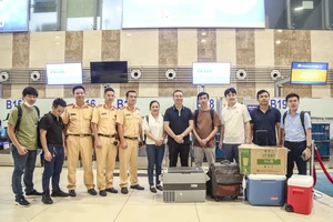CSGT Hà Nội mở đường để trái tim người hiến tặng kịp ra sân bay vào TP.HCM