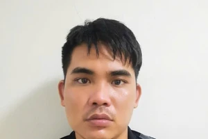 Khởi tố lái xe gây tai nạn cho người đi đường rồi bỏ trốn