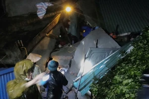 Thương tâm: Sạt lở đất làm sập nhà khiến 4 người trong 1 gia đình tử vong