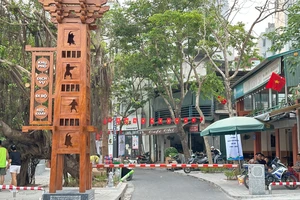 Hà Nội: Phố đi bộ Ngọc Khánh vắng hoe sau 2 ngày mở cửa