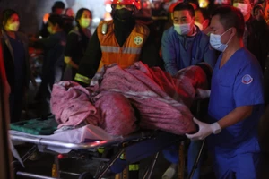 Hà Nội: Cháy căn nhà 4 tầng trong đêm, nhiều người thương vong