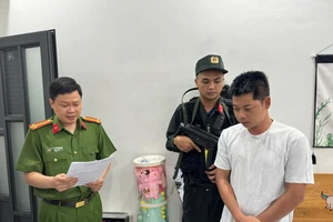 Khởi tố 16 người trong đường dây cá độ bóng đá do 'Hiếu dế' cầm đầu