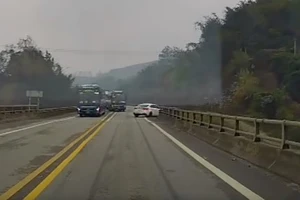 Một tài xế bị phạt 35 triệu, trừ 10 điểm GPLX vì quay đầu xe trên cao tốc 