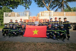 Đoàn cứu trợ của Bộ Công an trao gần 3 tấn thuốc, thiết bị y tế cho nước bạn Myanmar