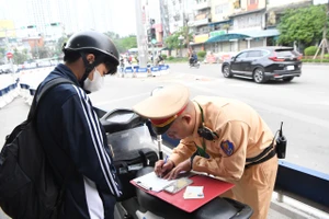 CSGT TP Hà Nội ra quân thực hiện kế hoạch cao điểm dịp lễ 30-4